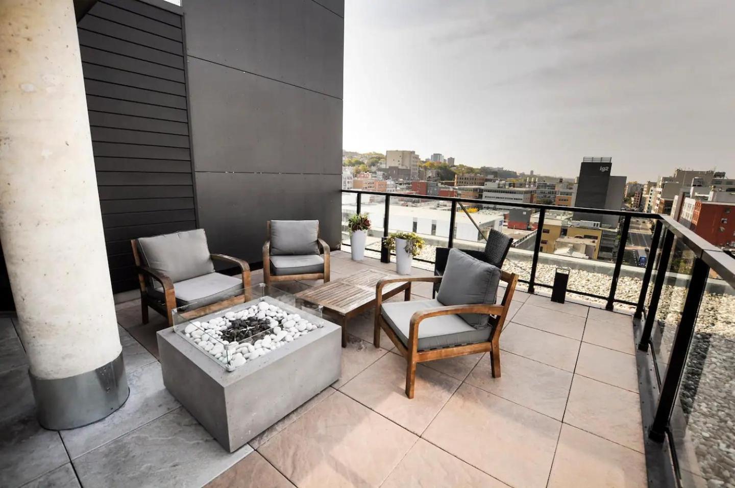 Quebec, Rustique Chic En Ville, Piscine Sur Le Toit Pour 2 A 6 Invites Exterior foto